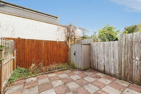4 bedroom terraced house for sale, Burleigh Walk, London, SE6