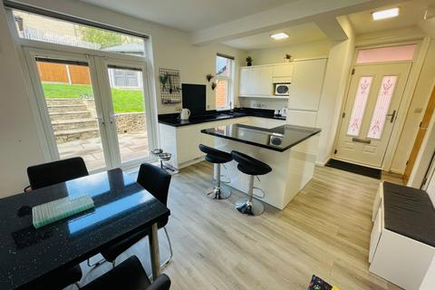 3 bedroom detached house for sale, Wakefield Road, Denby Dale
