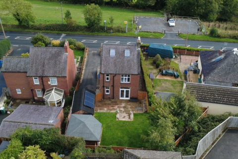 3 bedroom detached house for sale, Wakefield Road, Denby Dale