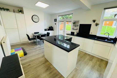3 bedroom detached house for sale, Wakefield Road, Denby Dale