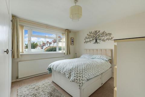 2 bedroom apartment for sale, Westbourne Avenue, Cheam, SM3