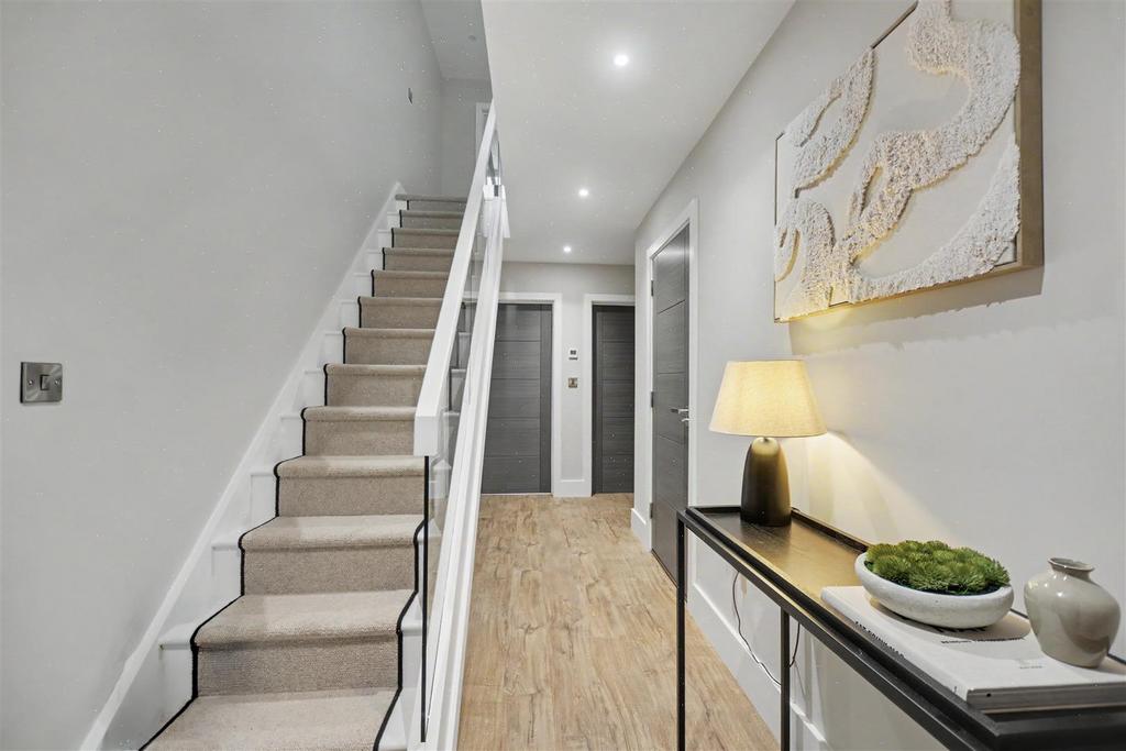 House in Nottingham - View 5