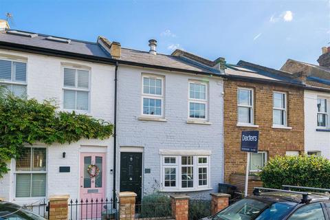 2 bedroom house for sale, Railway Road, Teddington TW11