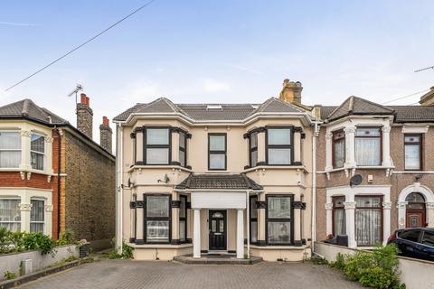 5 bedroom end of terrace house for sale, Grosvenor Road, Ilford