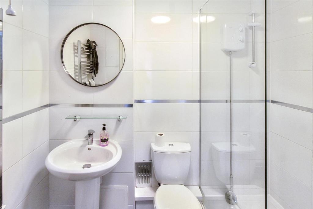 Apartment in Nottingham, Chilwell - View 3