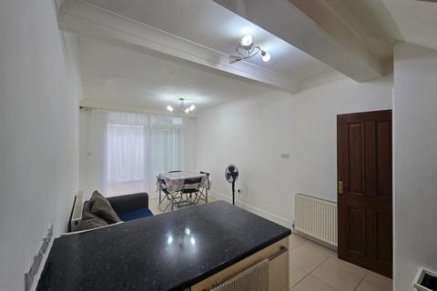 5 bedroom terraced house for sale, Albert Road, LONDON, NW4 2SH