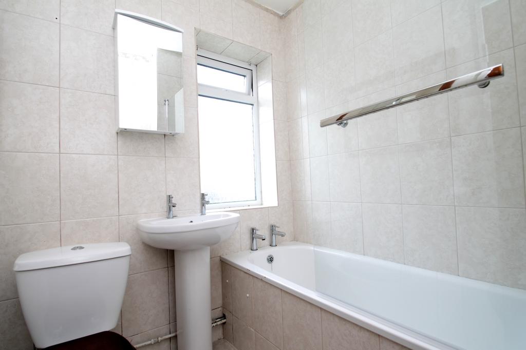Apartment in Beckenham - View 3