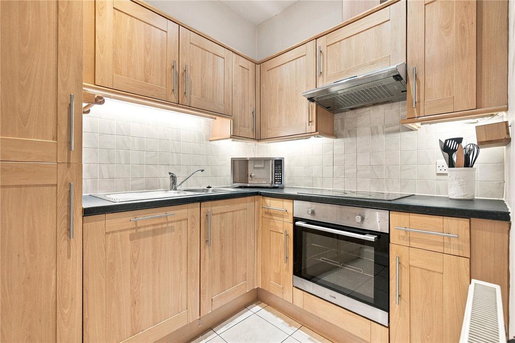 Apartment in Edinburgh - View 5