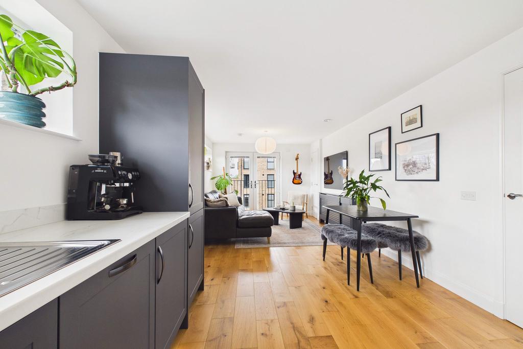 Apartment in Edinburgh, The Shore, Leith - More