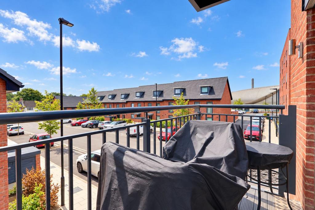 Apartment in Southampton - View 5