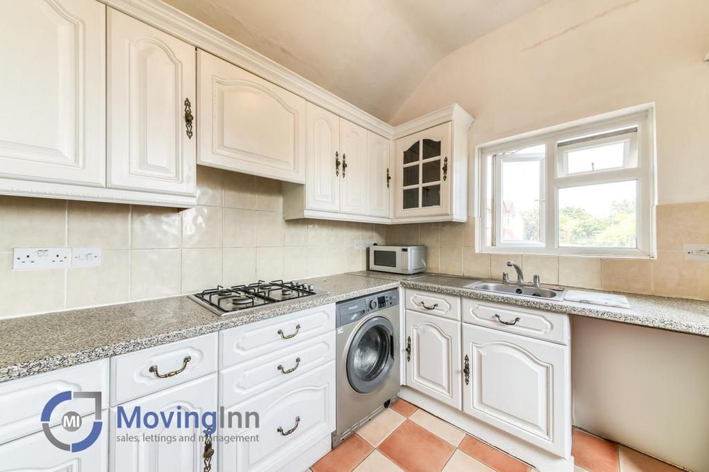 House in West Norwood - More
