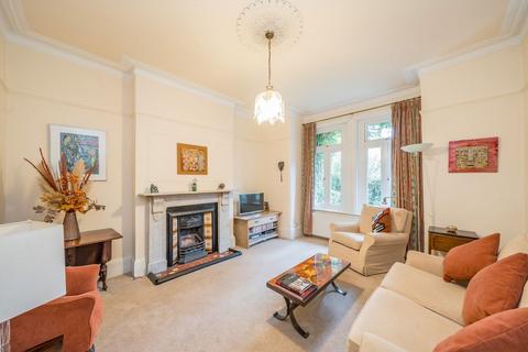 4 bedroom end of terrace house for sale, Hereford Road, London W3