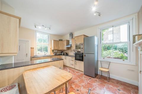 4 bedroom end of terrace house for sale, Hereford Road, London W3