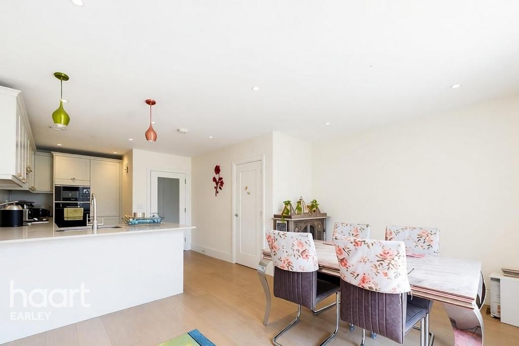 House in READING - View 3