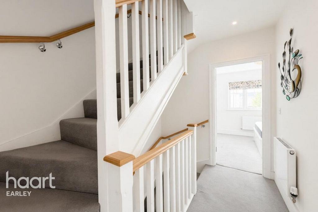 House in READING - View 5