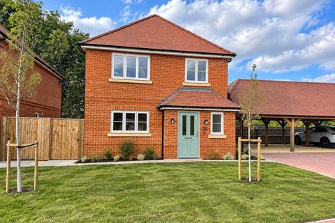 3 bedroom detached house for sale, Trussell Road, Warfield, Bracknell