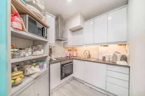 1 bedroom maisonette to rent, Lyveden Road, London SW17