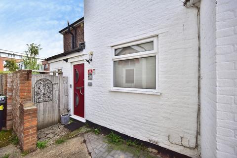 1 bedroom flat for sale, Barden Road, Tonbridge, Kent, TN9