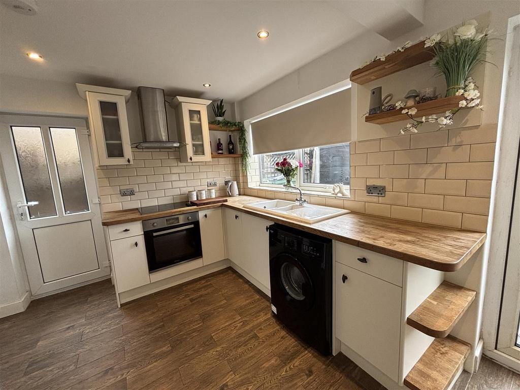 House in Blaby, Glenfields - View 2