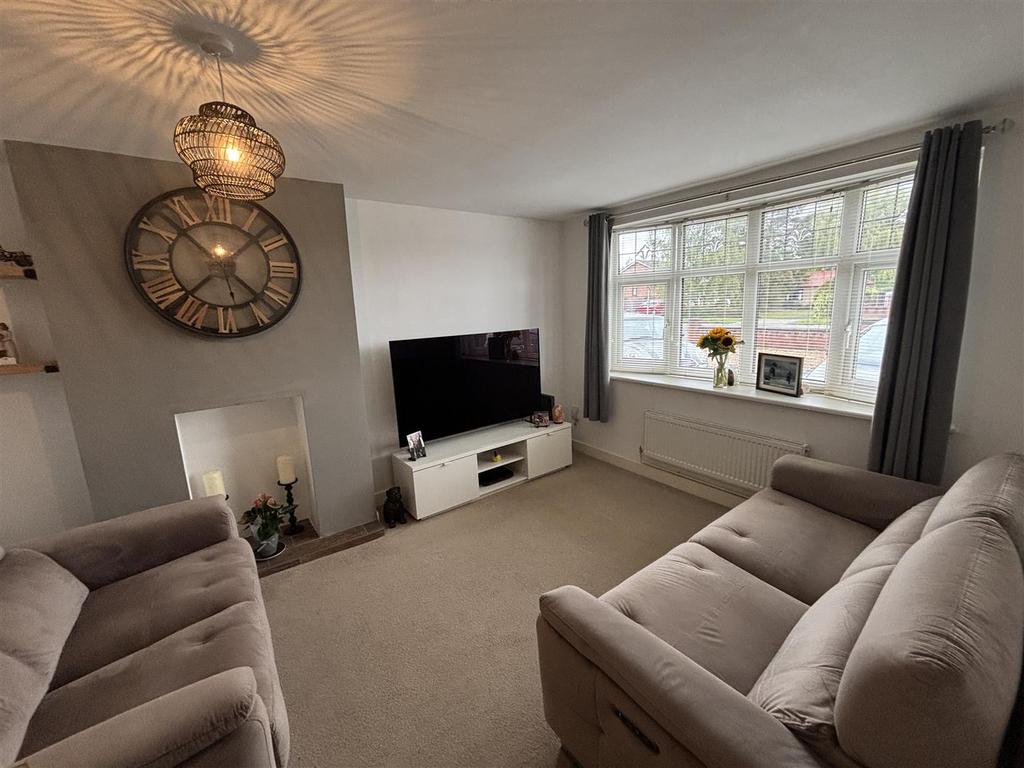 House in Blaby, Glenfields - More