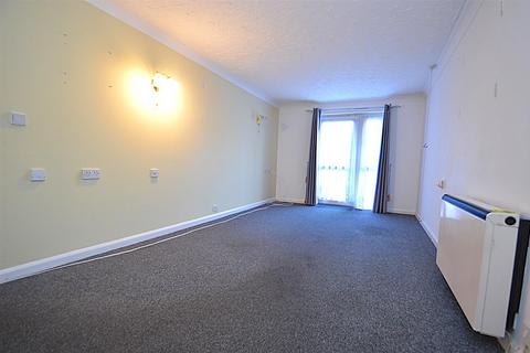 1 bedroom retirement property for sale, Balmoral Road, Westcliff-On-Sea