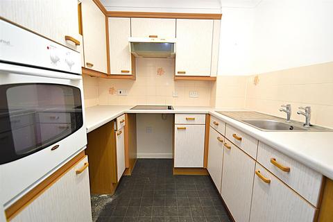 1 bedroom retirement property for sale, Balmoral Road, Westcliff-On-Sea