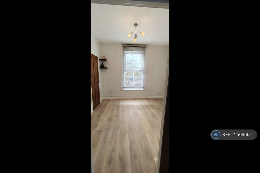 Apartment in London, Temple Mills, Leytonstone - View 2