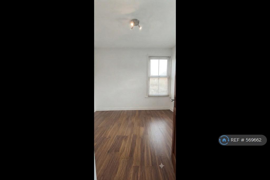 Apartment in London, Temple Mills, Leytonstone - More