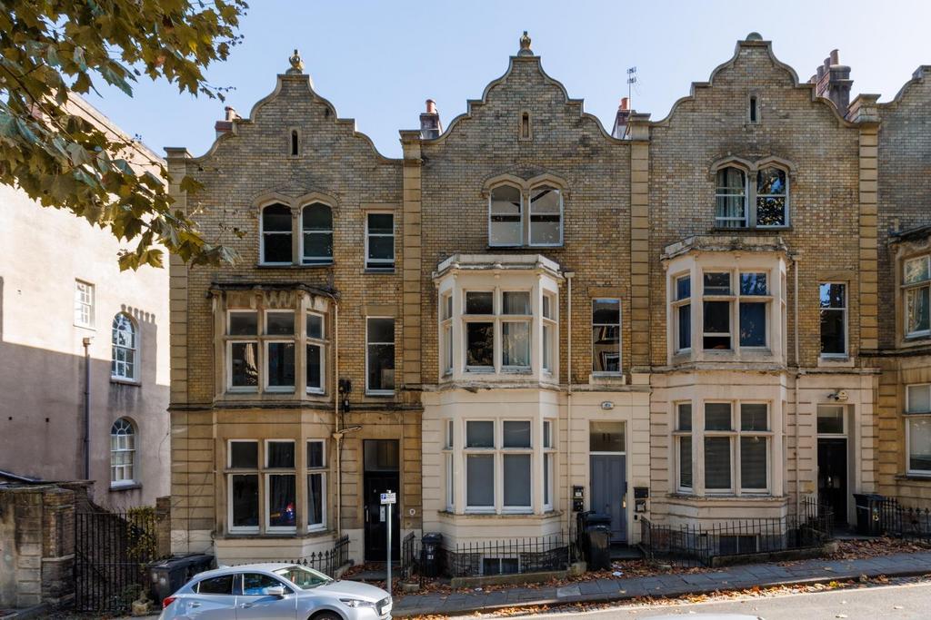 Apartment in Bristol - View 2