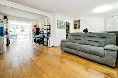 3 bedroom terraced house for sale, Fletcher Road, Chigwell, IG7