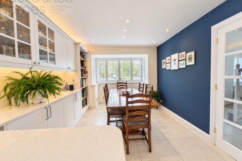 4 bedroom detached house for sale, Catlin Gardens, Godstone, RH9 8NT