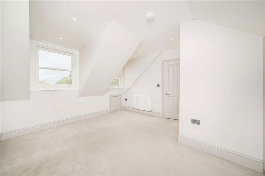 House in London - View 3