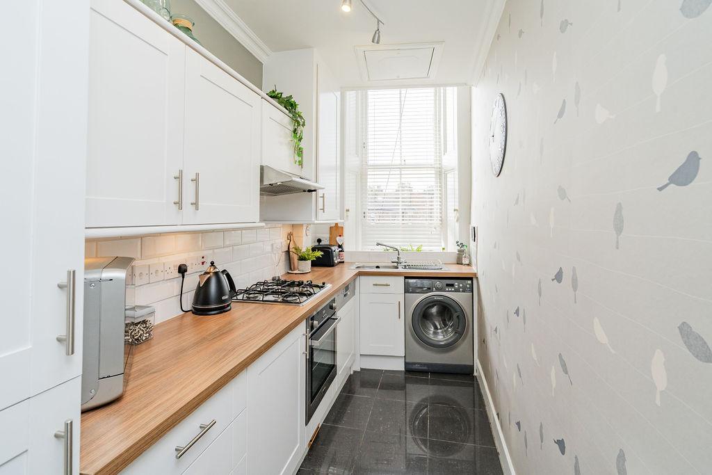 Apartment in Edinburgh - More