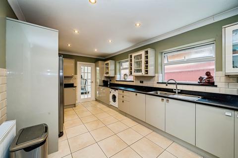4 bedroom detached house for sale, Dove House Crescent, Slough