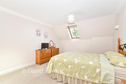 2 bedroom apartment for sale, Fleur de Lis, Haywards Heath RH16