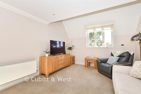 2 bedroom apartment for sale, Fleur de Lis, Haywards Heath RH16