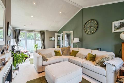 2 bedroom detached bungalow for sale, Holders Road, Amesbury, SALISBURY
