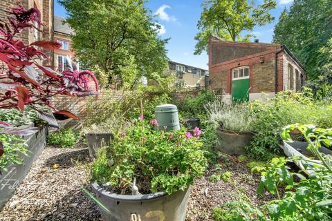1 bedroom flat for sale, Thornhill Road, London N1