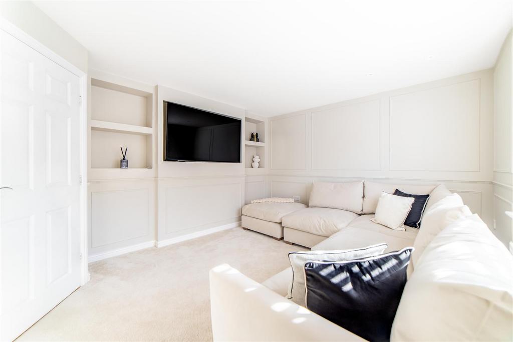 House in Newcastle Upon Tyne - View 2
