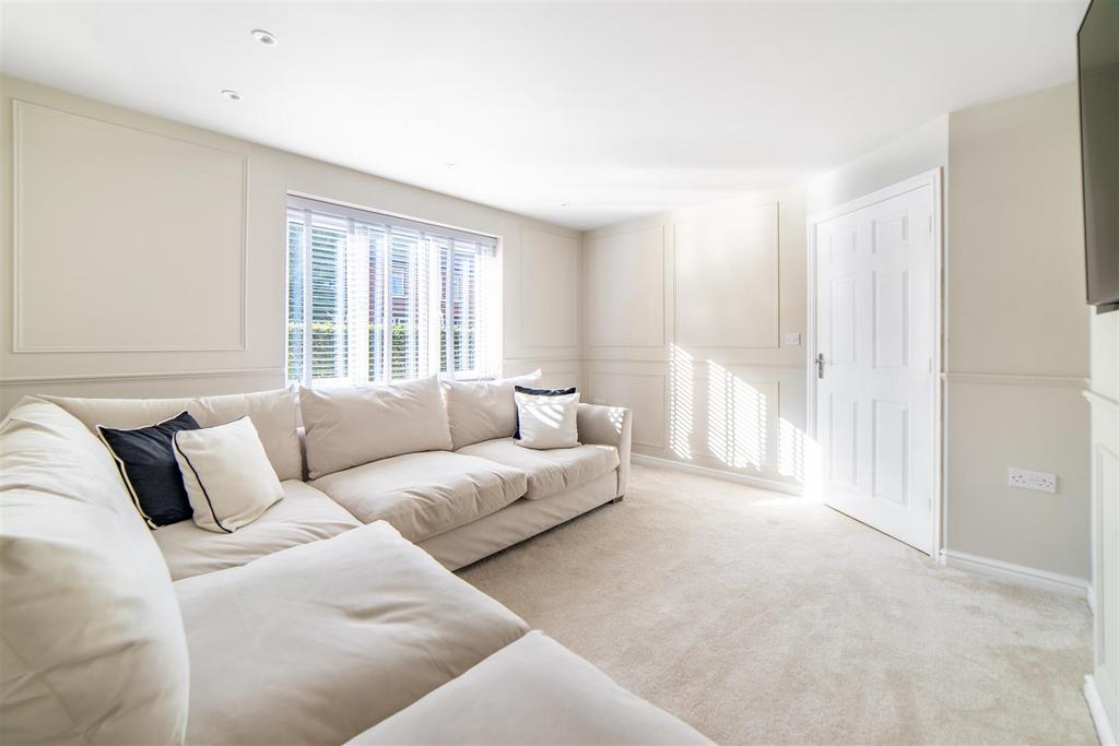 House in Newcastle Upon Tyne - View 3