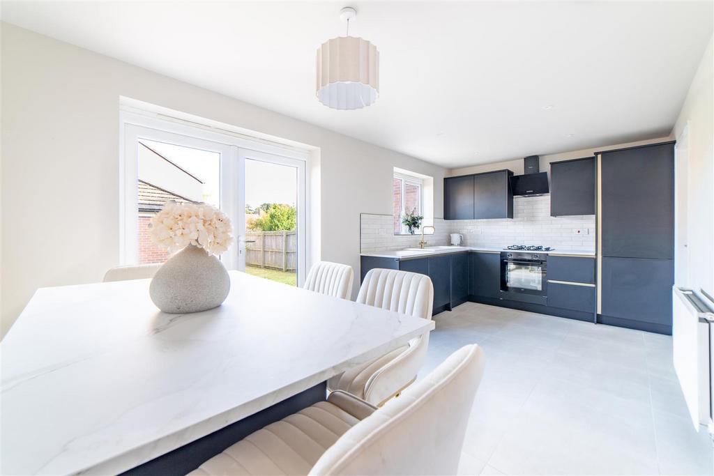 House in Newcastle Upon Tyne - View 4
