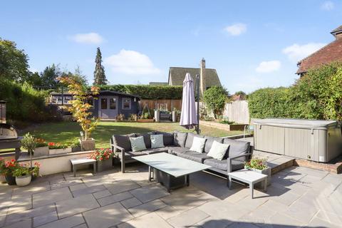 4 bedroom detached house for sale, Waverley Lane, Farnham, GU9
