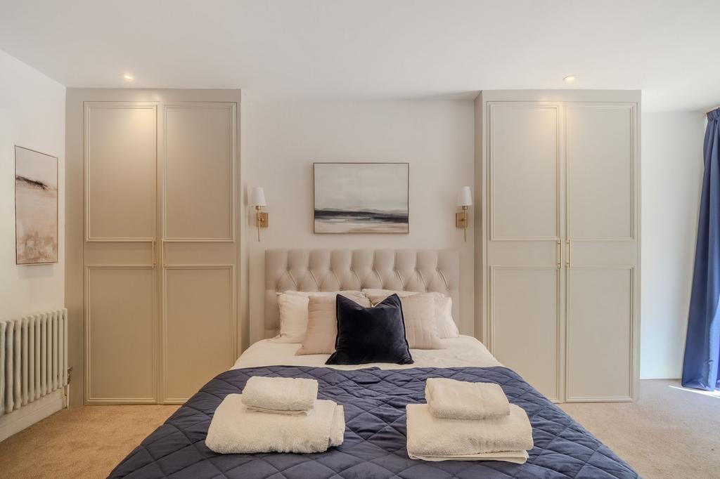Apartment in Bristol - View 2