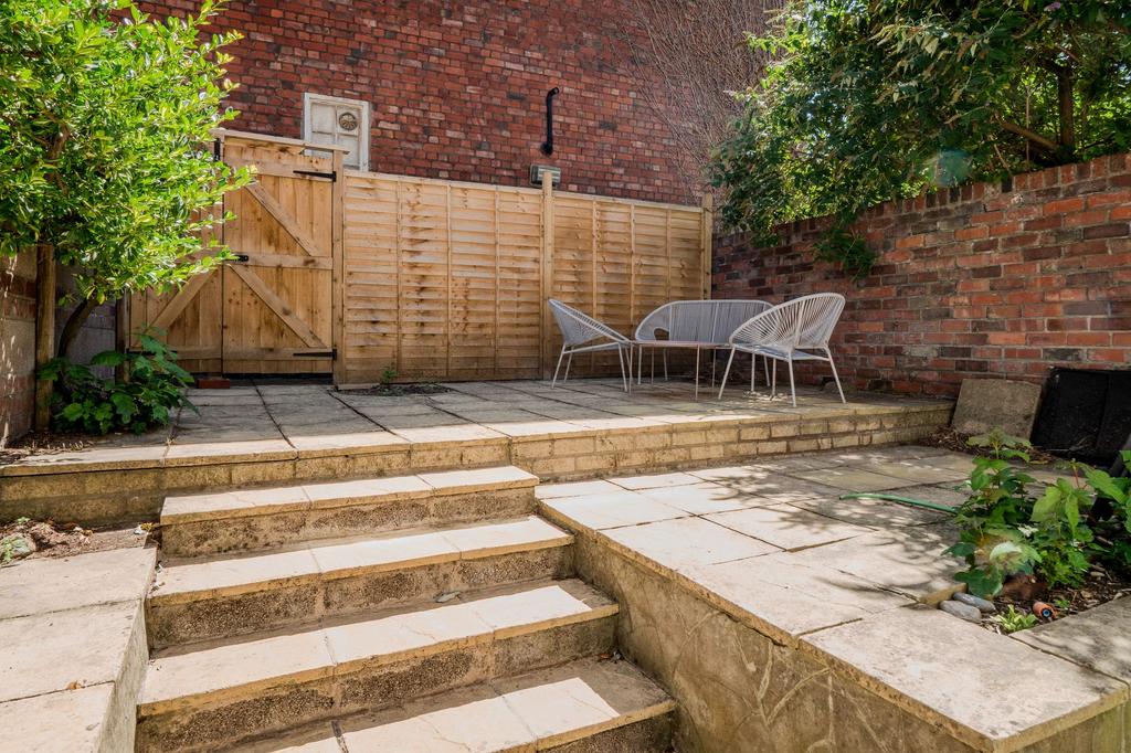 Apartment in Bristol - View 3