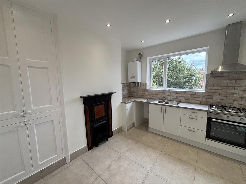 House in Blaby, Glenfields - View 3