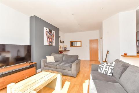 2 bedroom ground floor flat for sale, Seaview Apartments, Southsea PO5