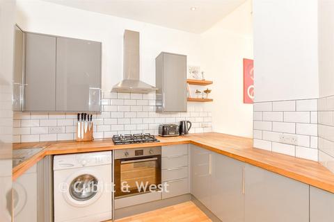 2 bedroom ground floor flat for sale, Seaview Apartments, Southsea PO5