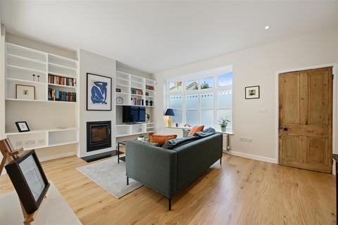 2 bedroom cottage for sale, Wellesley Avenue, London W6