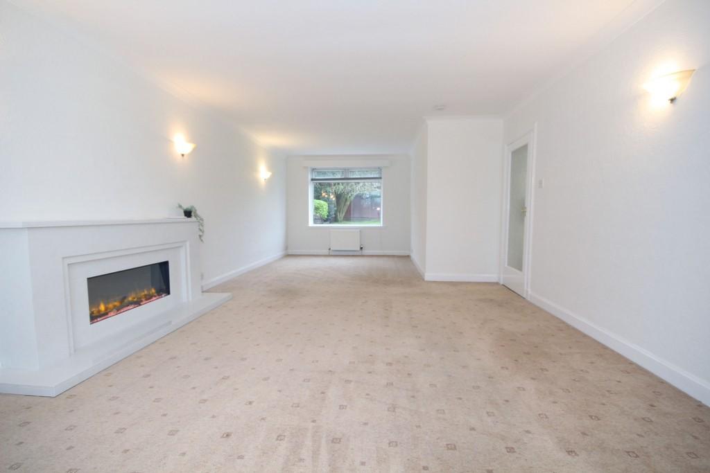 Apartment in East Renfrewshire - View 2