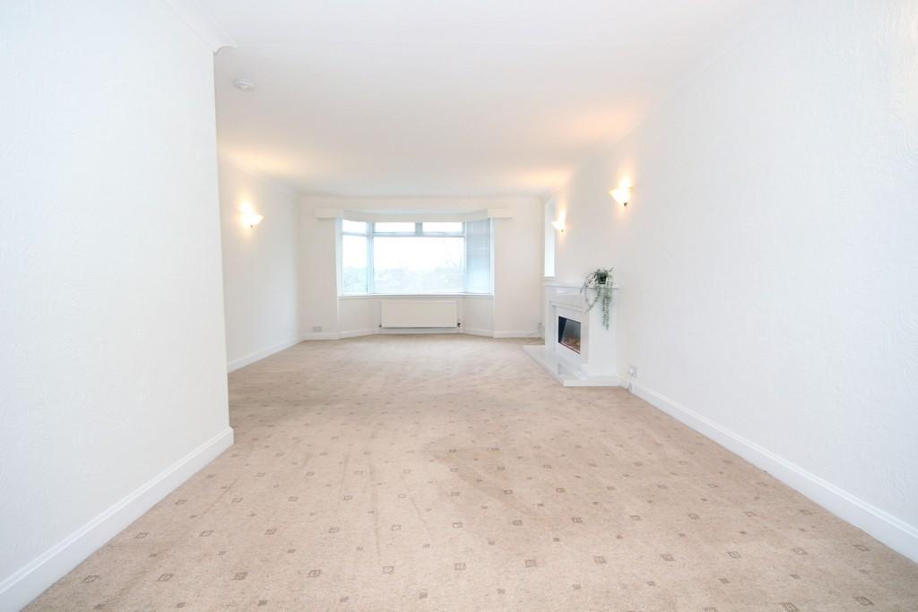 Apartment in East Renfrewshire - View 4
